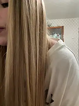 adel_secret webcam