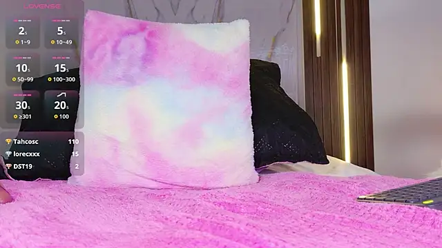 mia_099 webcam