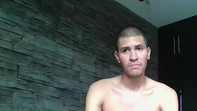 Sexylatin64 webcam
