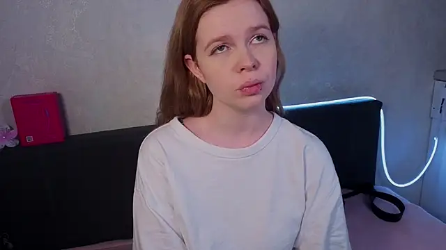 AliseKitt webcam