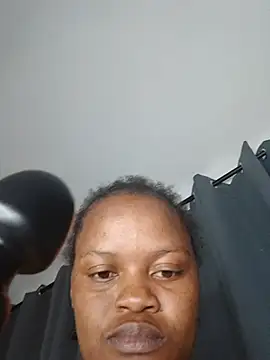 AfricanCurves22 webcam