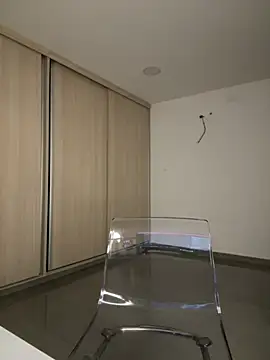 Curlyierr live cam