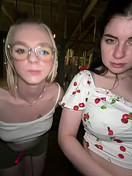 EllyNora webcam