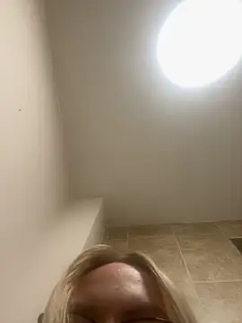 Busty-ChristinaXX