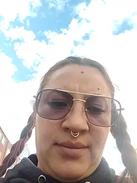 samm_curvy webcam