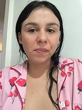 Daniela-rosee live cam on StripChat