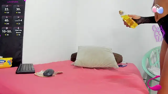 Olivia_Stevens webcam