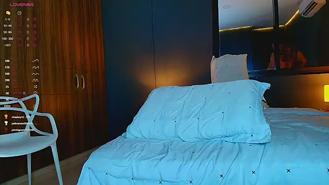 massimo_visconti live cam on StripChat