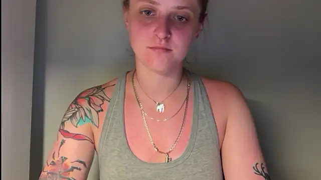 LeaWetGirl webcam