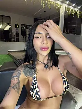 LunahMiller webcam