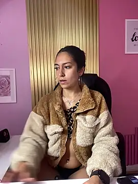 DulceLatinaxo webcam