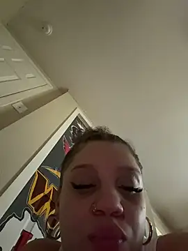 QueenNuttCollector webcam