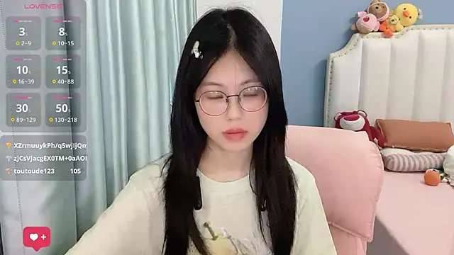 Luna-666 live cam on StripChat