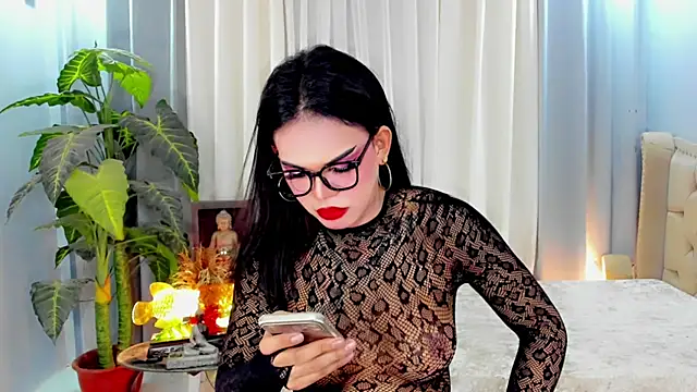 MochaliciousTransOnTop webcam