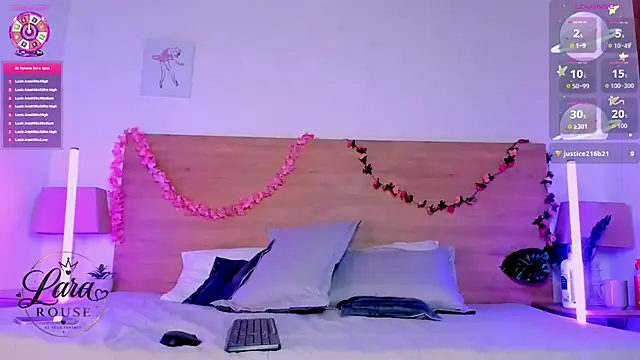 LaraRous webcam