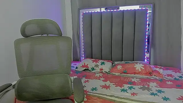 Stardoll_777 live cam on StripChat