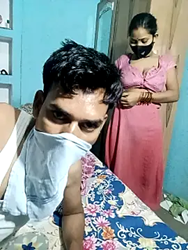 RoyalDesiCouple webcam