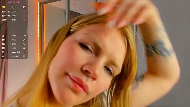 pestiyilinet live cam on StripChat