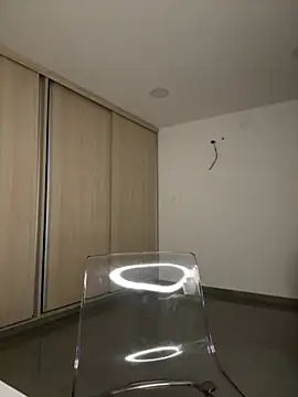 Curlyierr live cam