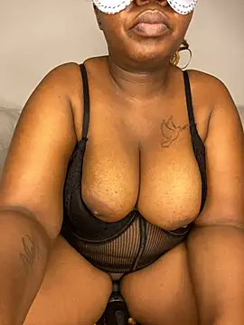 BIGMAMA011 webcam