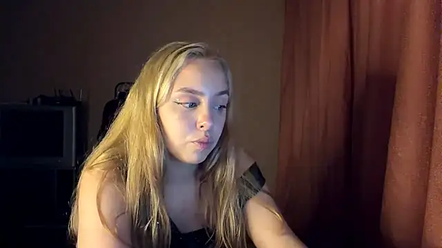 ZoraDearmon webcam