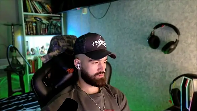 _Serious_Man webcam