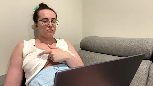 SofiaTease live cam on StripChat