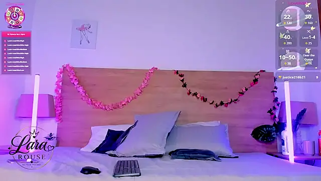 LaraRous webcam