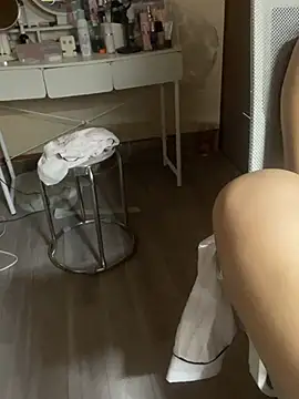 Mina048 webcam