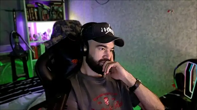 _Serious_Man webcam