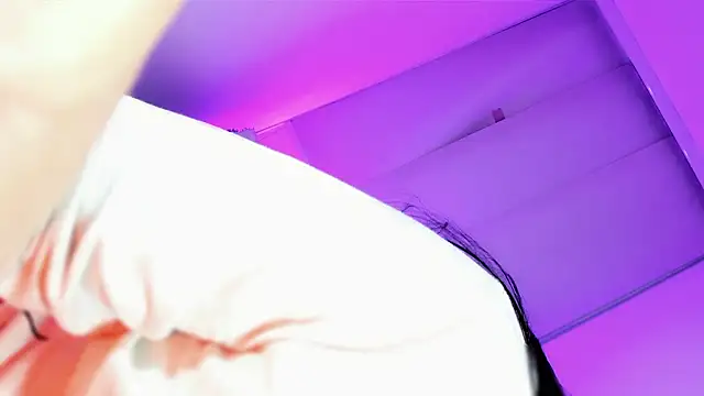 misstreslatin webcam