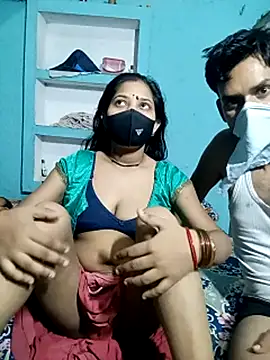 RoyalDesiCouple webcam