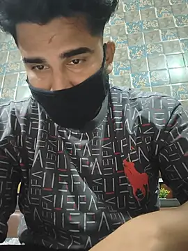 BeardKingoBack Live Webcam on Stripchat