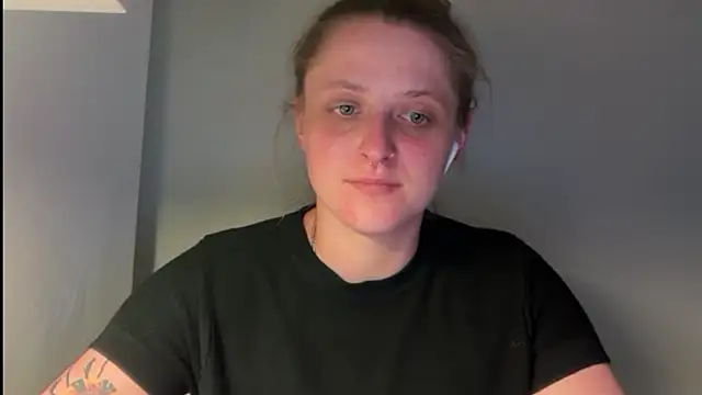 LeaWetGirl webcam