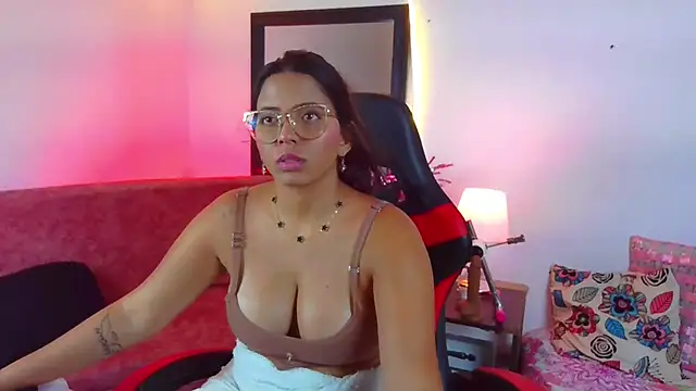 Megaan_Greey webcam