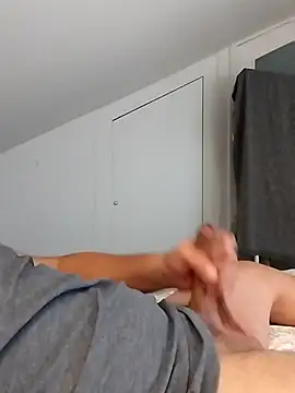leo_pt_BR live cam on StripChat