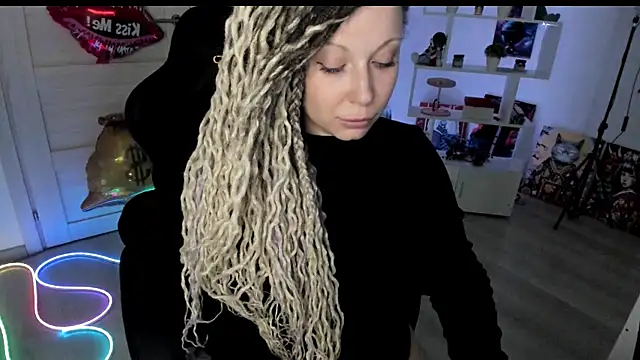 HoneySallyMoore live cam on StripChat