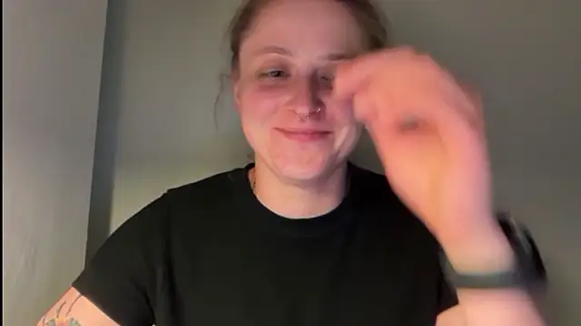 LeaWetGirl webcam