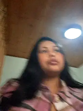 Alessandraa- live cam on StripChat
