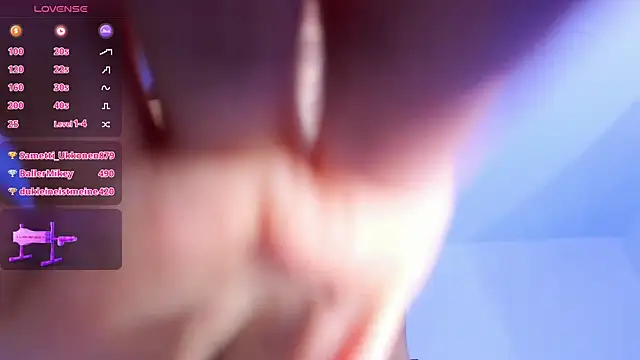 doll_bella_ live cam on StripChat