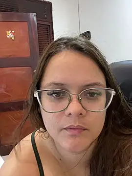 Laryssinha_69 webcam