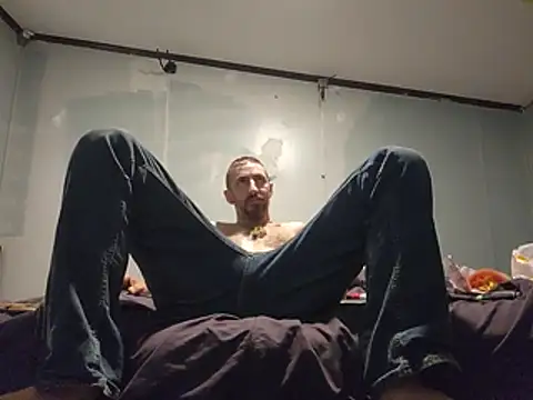 Bi_curious86 live cam on StripChat