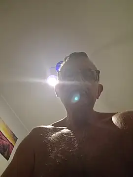 Robotnikm live cam on StripChat