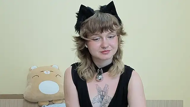 ToriCarmula live cam on StripChat