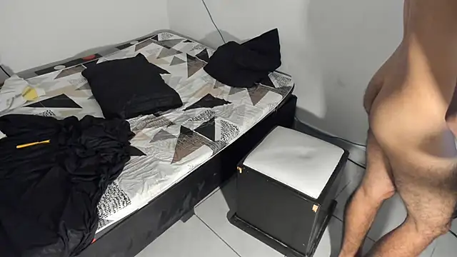 alenders02 live cam on StripChat