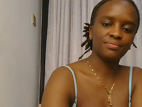 Cocoaauara live cam on StripChat