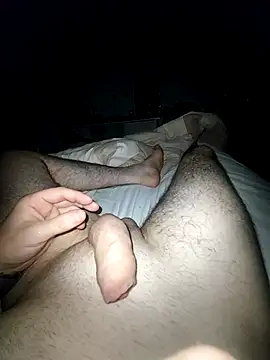 Pounder2026 live cam on StripChat