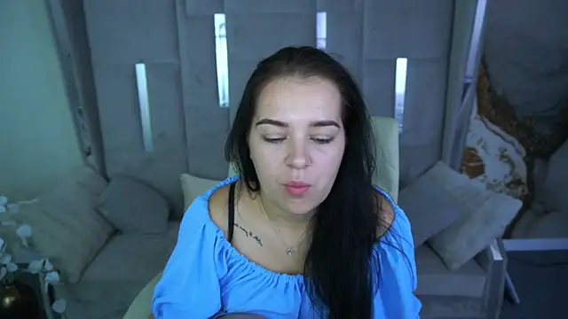 MadameeSin live cam on StripChat