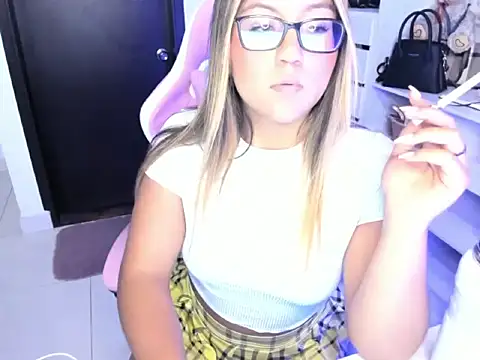 cristina697 webcam