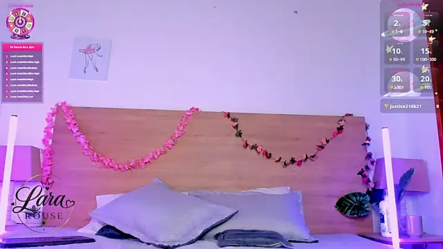 LaraRous webcam